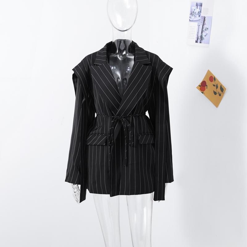 Kuşaklı Çizgili Blazer Ceket